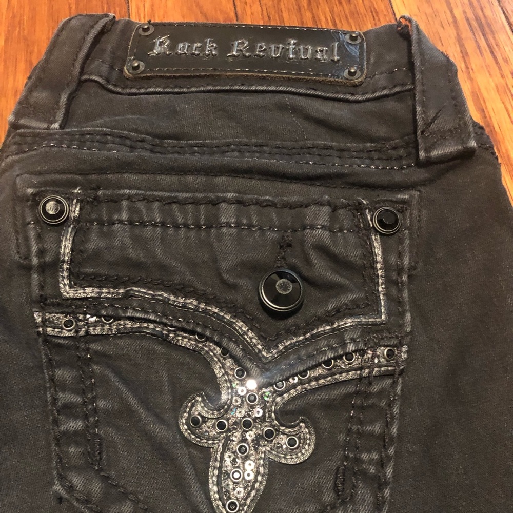 SOLD🚫BRAND NEW ROCK REVIVAL 🌞